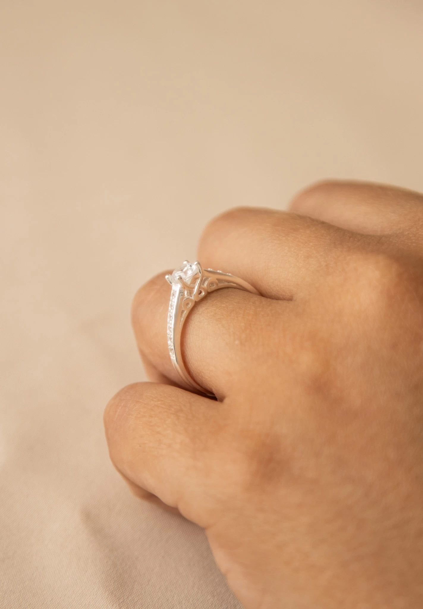 anillo-de-plata-con-circon-02