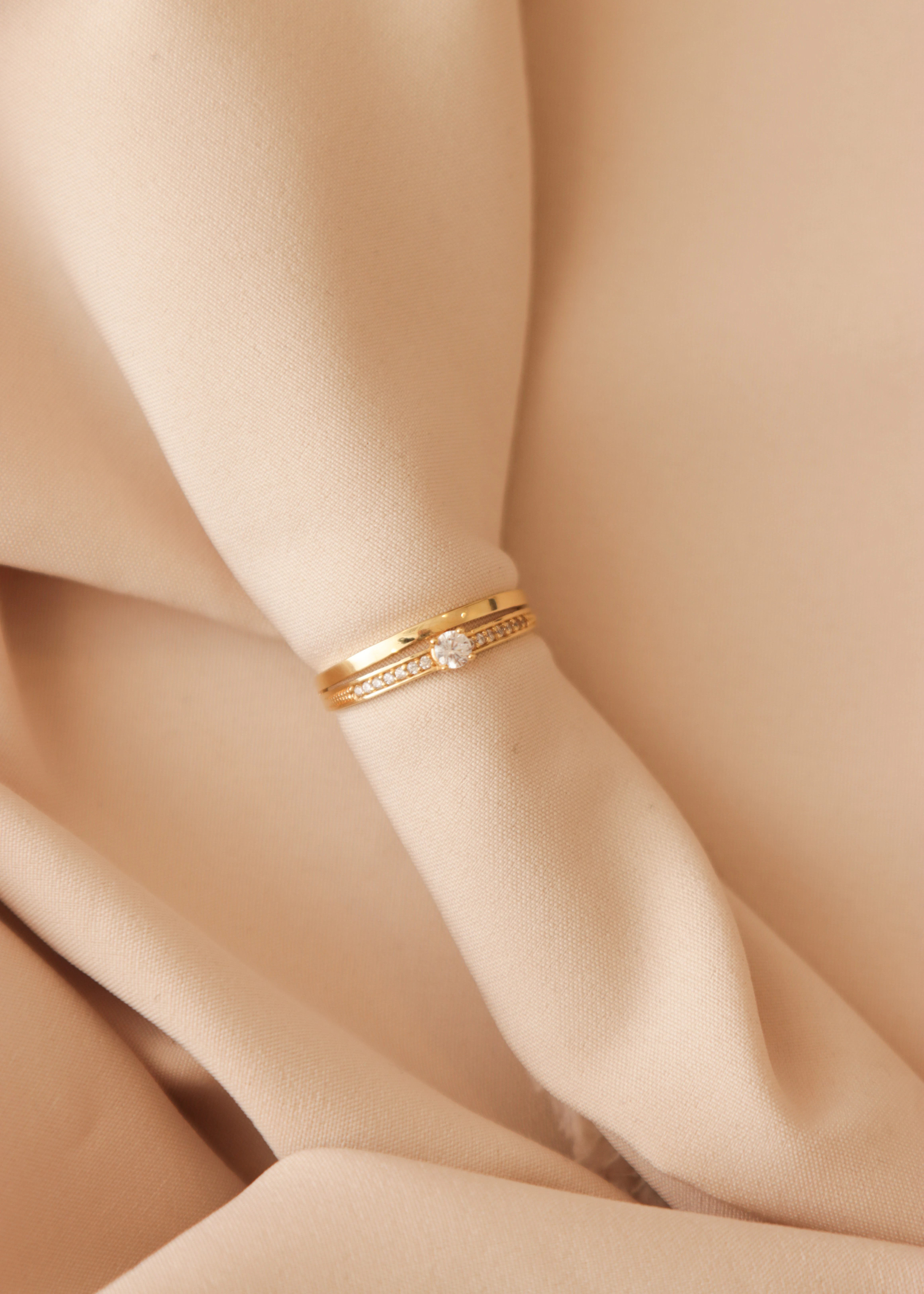 anillo-de-compromiso-en-oro-con-circones-20