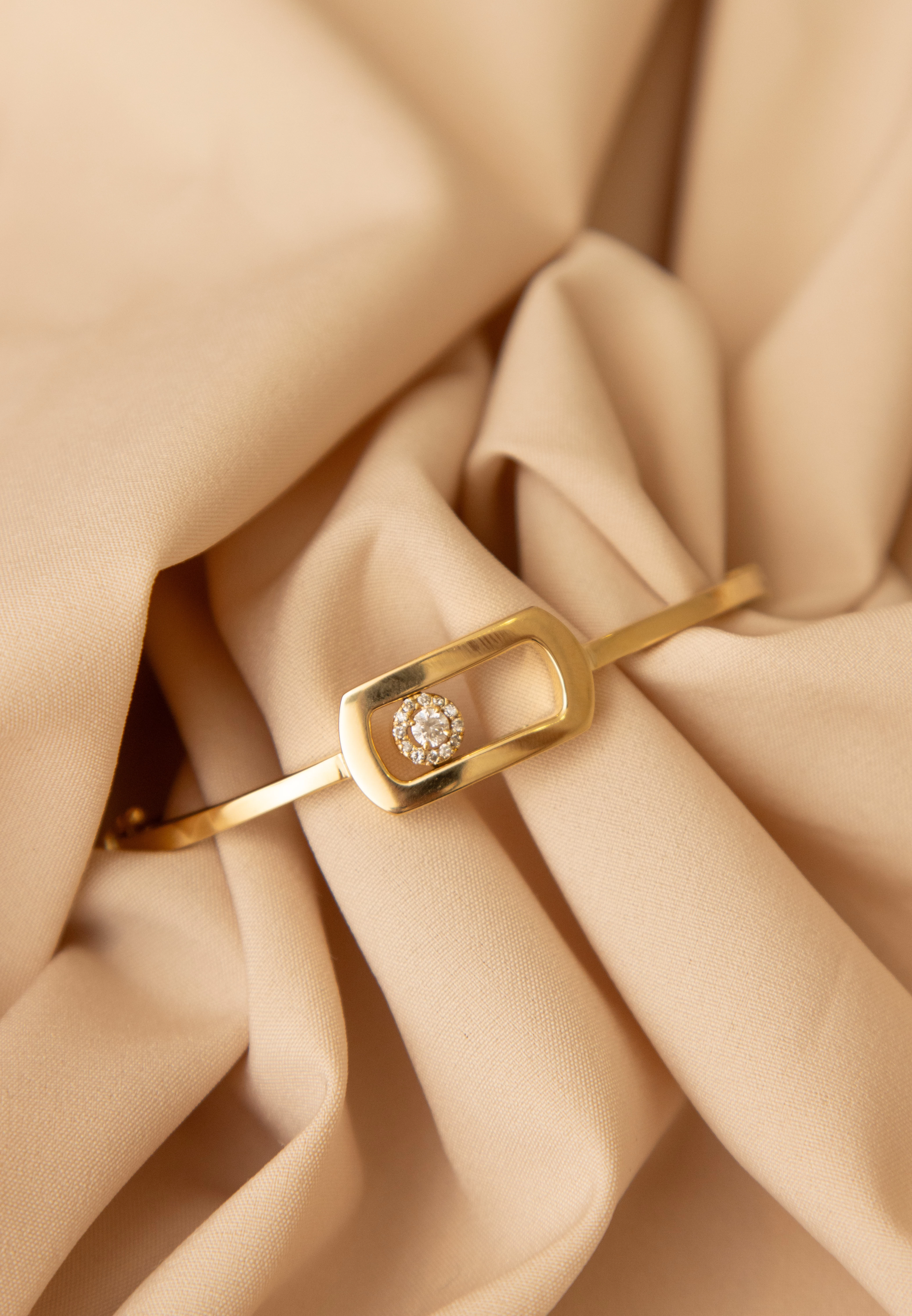 esclava-de-oro-con-diamantes