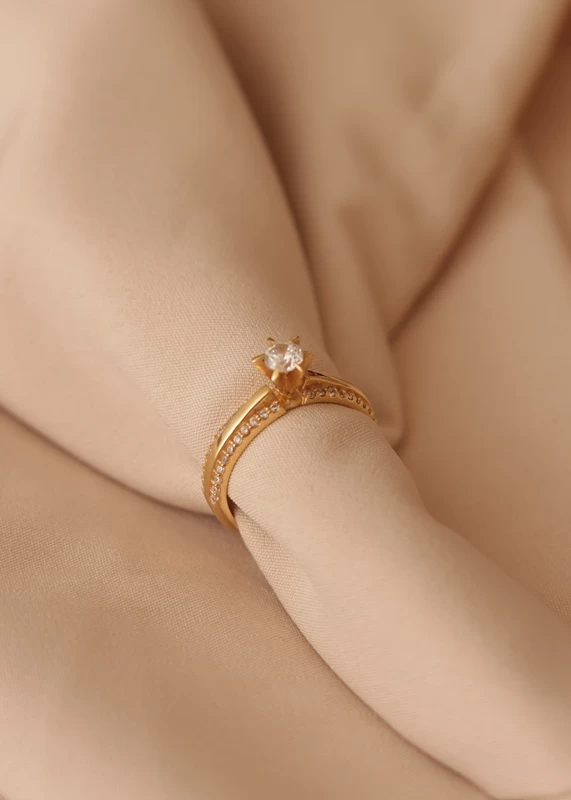 anillo-de-compromiso-en-oro-45