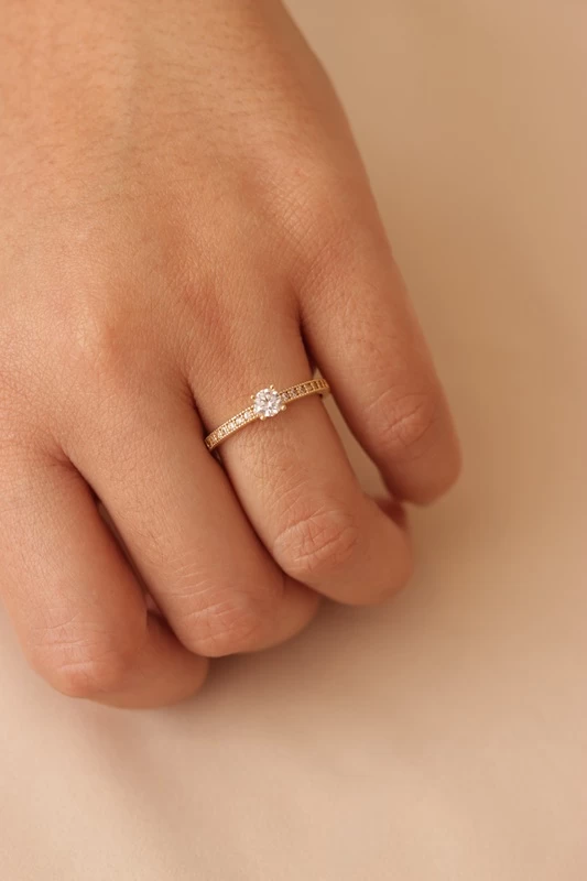 anillo-de-compromiso-en-oro-48