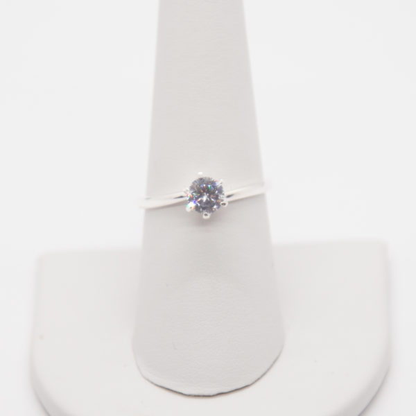 Anillo de plata circón diagonal