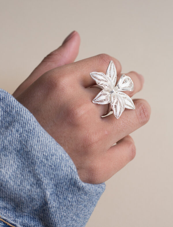 Anillo de filigrana orquidea